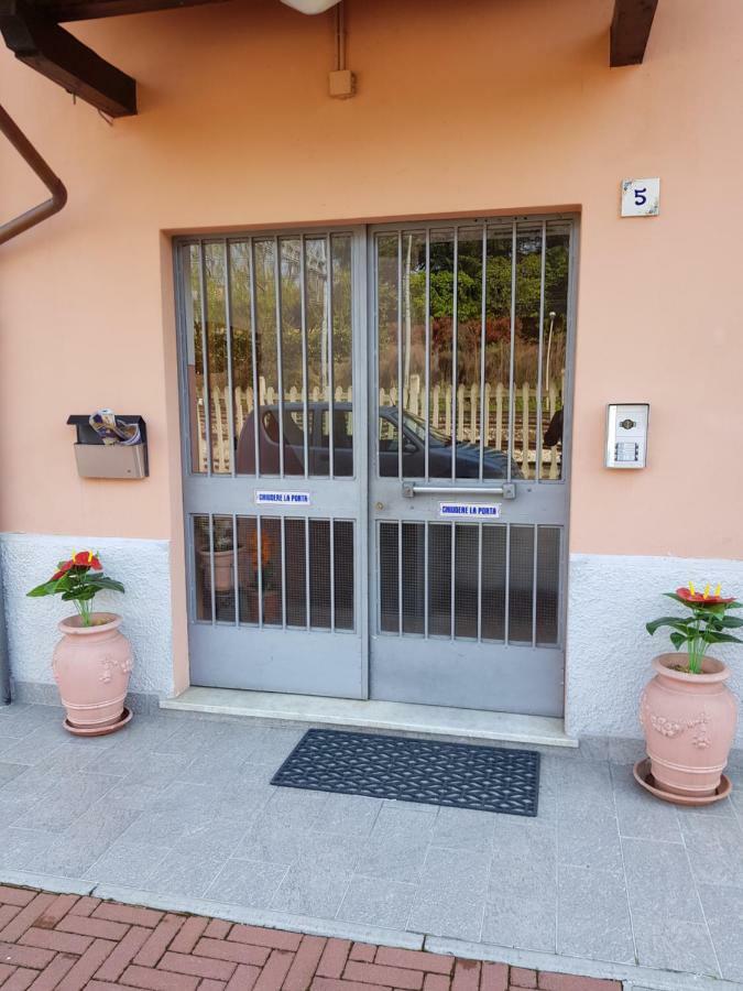 Appartamento Delle Rose Sesto Calende Ngoại thất bức ảnh