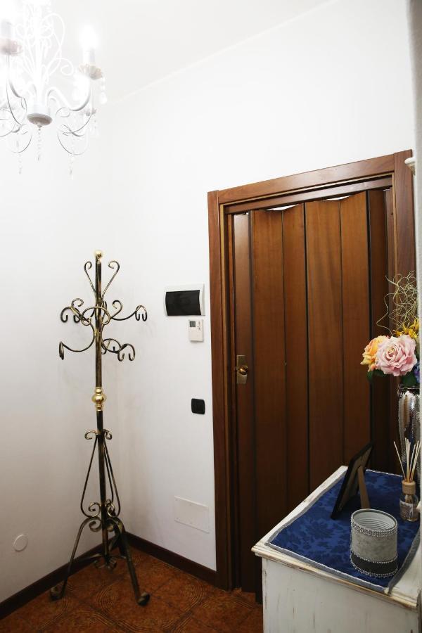 Appartamento Delle Rose Sesto Calende Ngoại thất bức ảnh