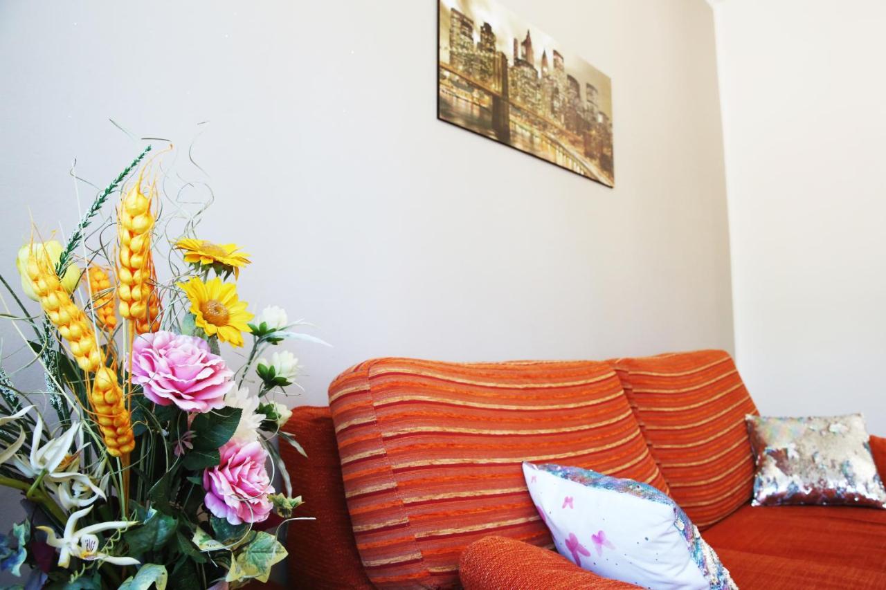 Appartamento Delle Rose Sesto Calende Ngoại thất bức ảnh
