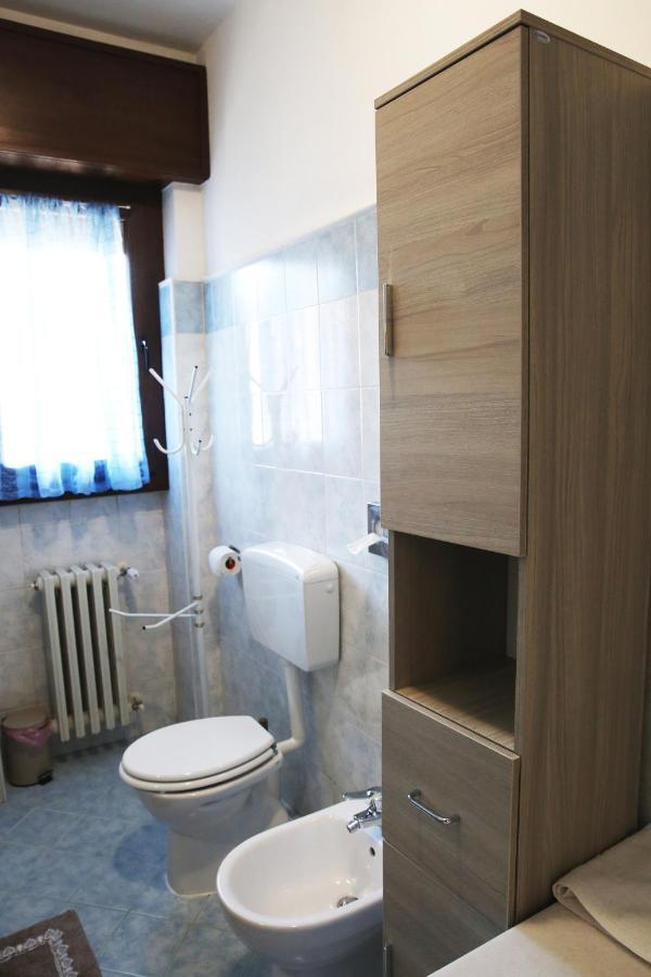 Appartamento Delle Rose Sesto Calende Ngoại thất bức ảnh