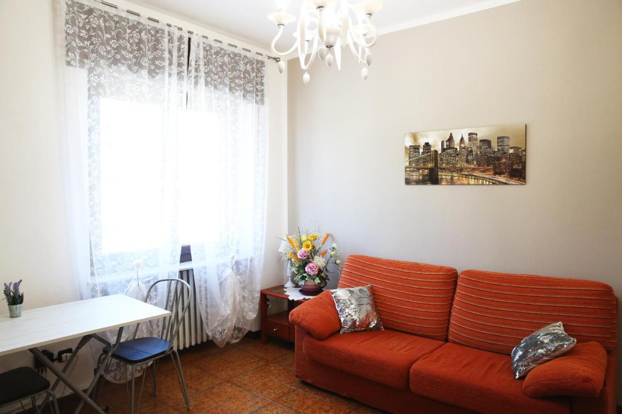 Appartamento Delle Rose Sesto Calende Ngoại thất bức ảnh