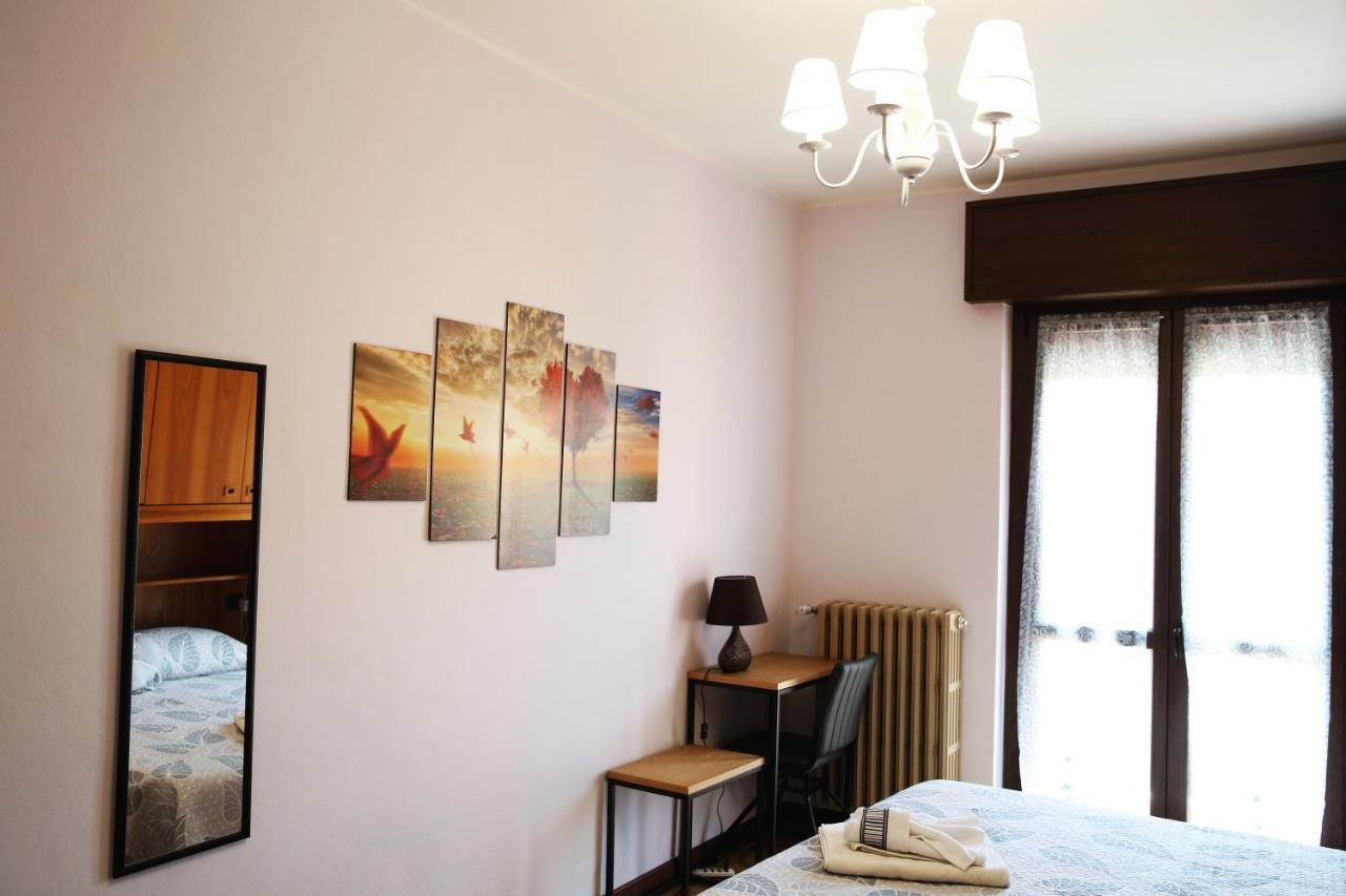 Appartamento Delle Rose Sesto Calende Ngoại thất bức ảnh